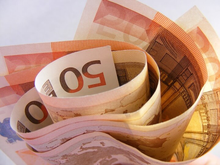 growth-europe-food-money-paper-dessert-1248952-pxhere.com-2