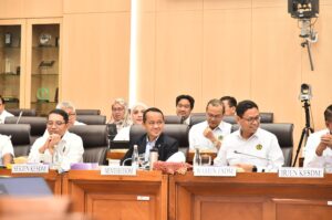 arsip-berita-komisi-xii-dpr-ri-apresiasi-capaian-kementerian-esdm-raih-opini-wtp-2024-70boc4y