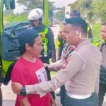 Penyelundup Solar Subsidi Tertangkap Basah Saat Petugas Kepolisian Menertibkan Parkir Liar di Karawang