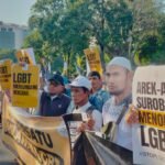 Ribuan Warga Di Jatim Gelar Aksi Tolak Kampanye LGBT Depan Kantor Gubernur Jatim